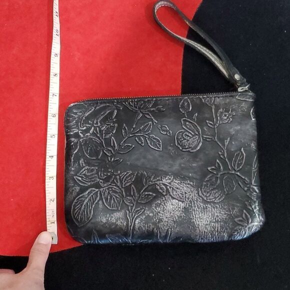 Patricia Nash Tooled Leather Flower Wistlet in Metallic Silver - Picture 4 of 16